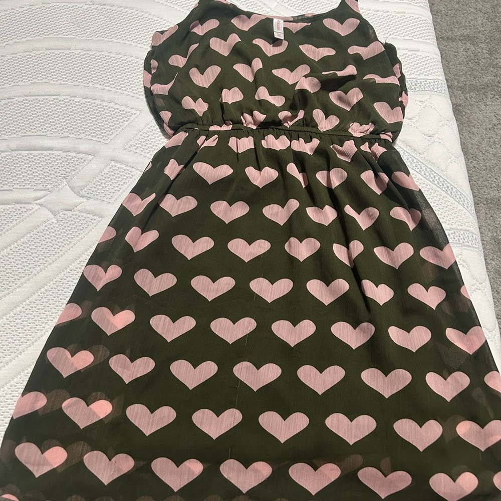 Xhilaration Heart Print Sleeveless Dress - Pink Hearts on Olive